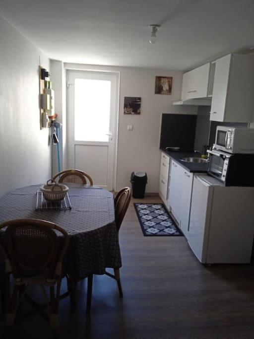 Maison Pour 2 A 4 Personnes Brassac-les-Mines Экстерьер фото